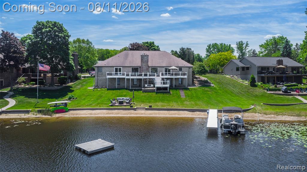 1154 Lake Valley Drive, Fenton, MI 48430