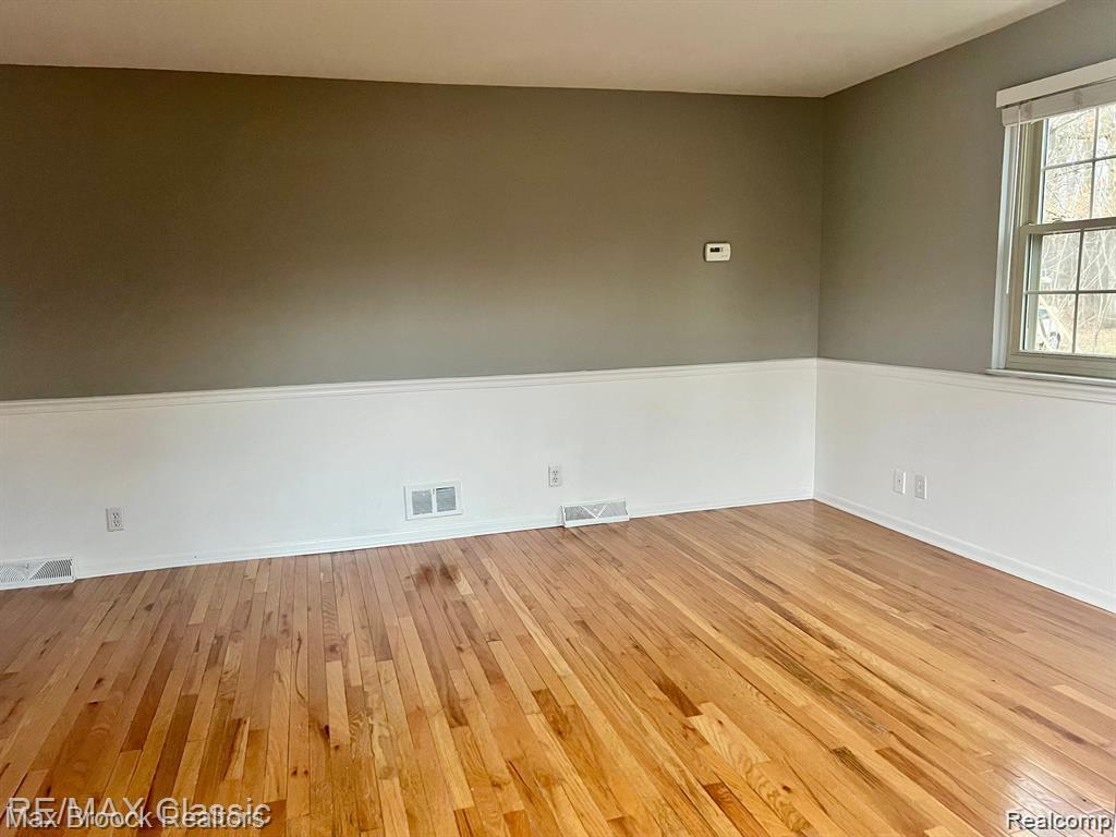 615 Leon Road, Walled Lake, MI 48390 — Photo 12