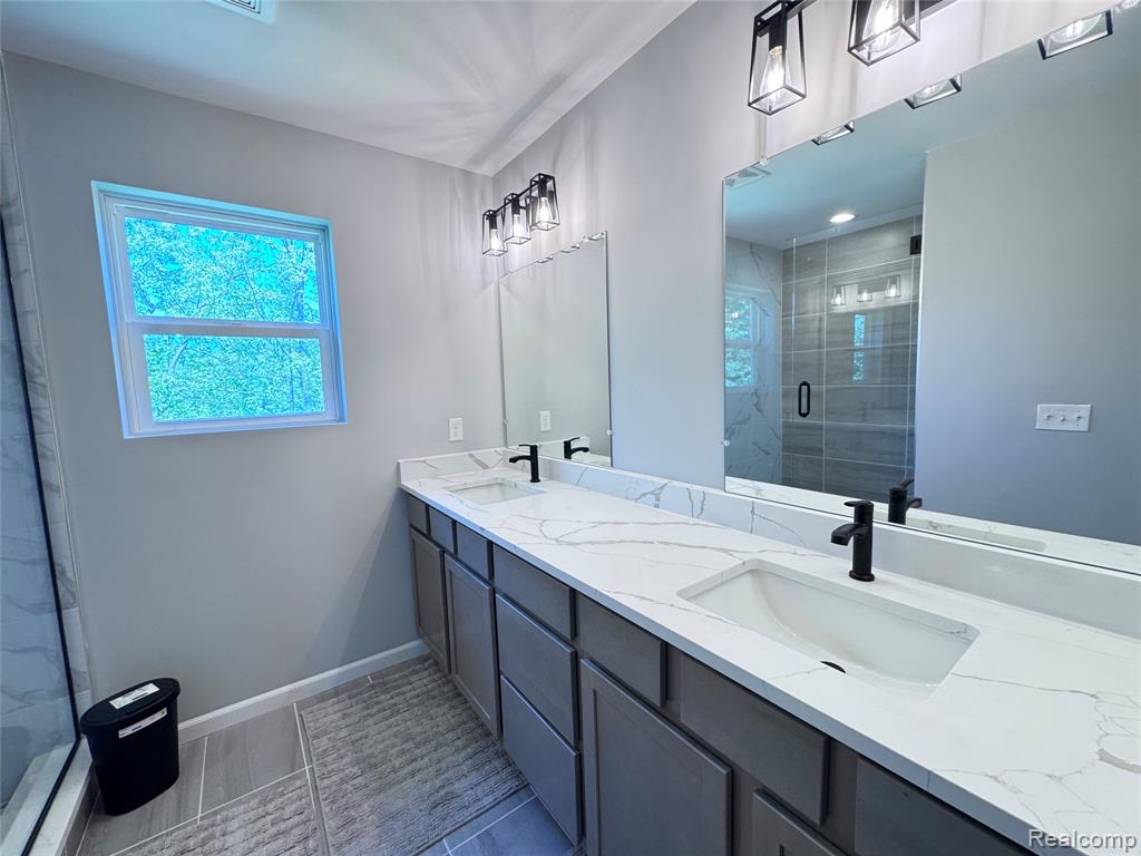 6149 Woodridge Lane, Grand Blanc, MI 48439 — Photo 19