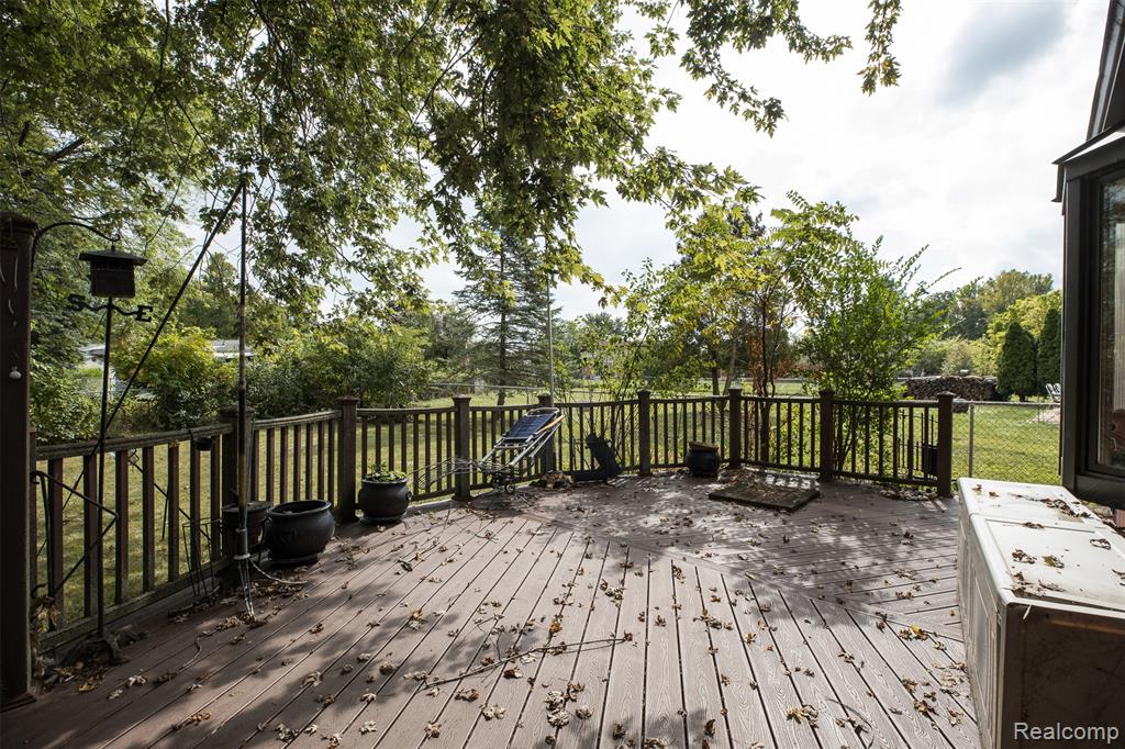 29823 Kingsbridge Drive, Gibraltar, MI — Photo 11