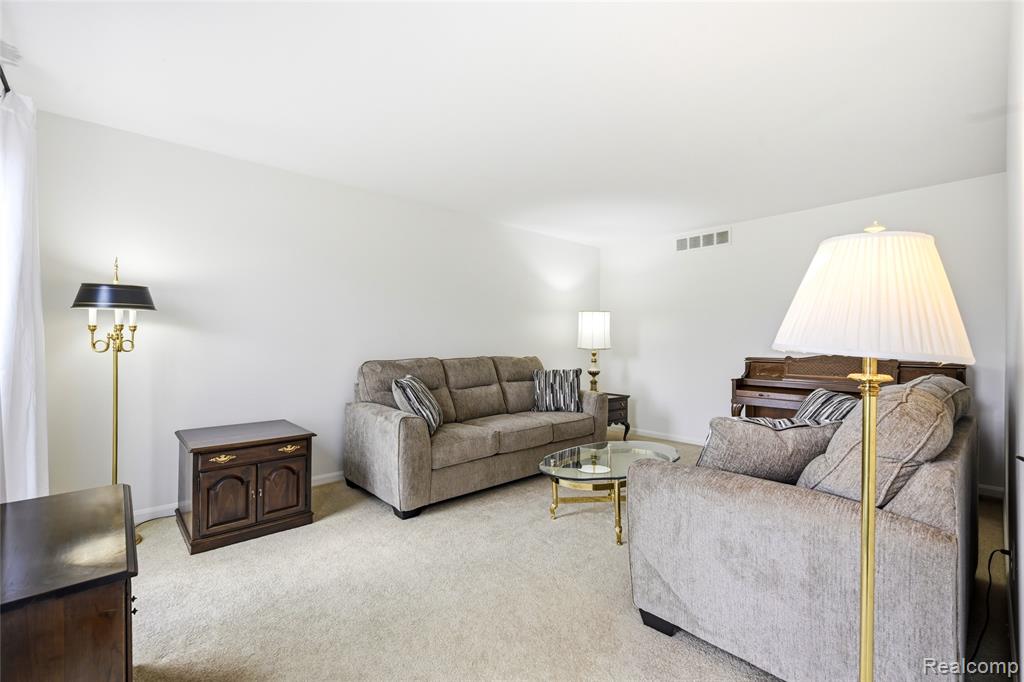 3464 Buckingham Trail, West Bloomfield, MI 48323 — Photo 7