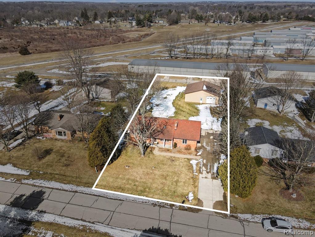 8783 SKYLANE Drive, Brighton, MI 48114 — Photo 31