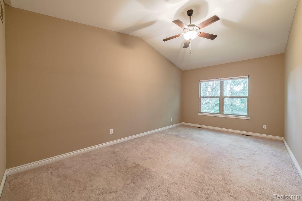 9546 KINGSWAY Circle, Clarkston, MI 48348 — Photo 28