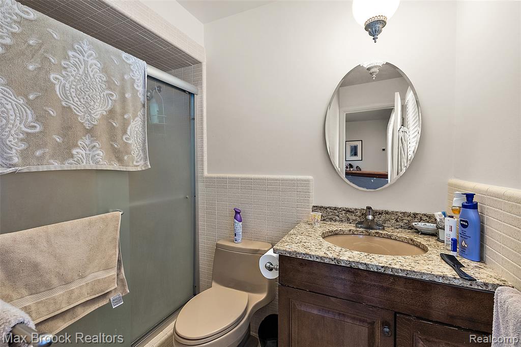 1319 Charrington Road, Bloomfield Hills, MI 48301 — Photo 16