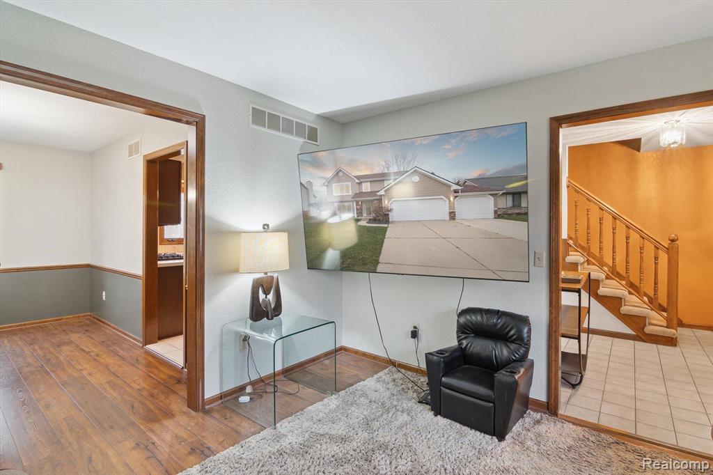 925 DONNALEE Drive, Monroe, MI 48162 — Photo 9