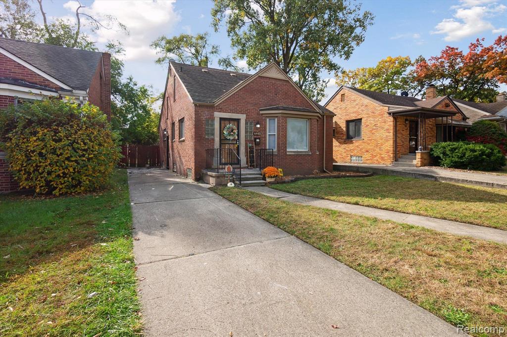 6445 LONDON Street, Detroit, MI 48221 — Photo 2