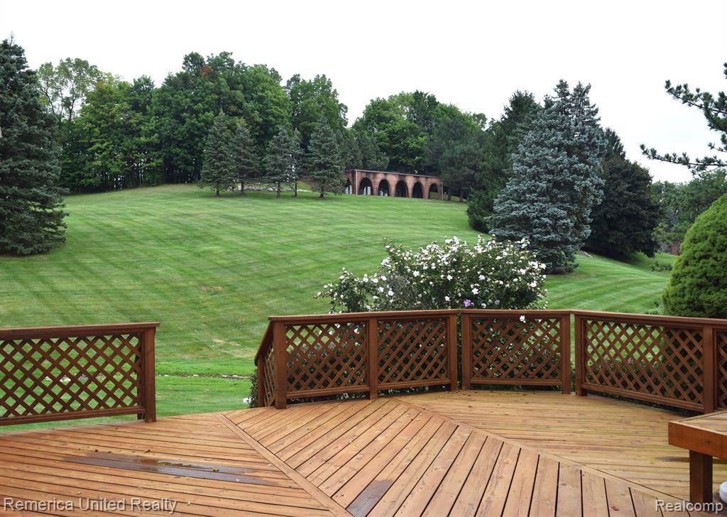 37786 Siena Drive, Farmington Hills, MI 48331 — Photo 31