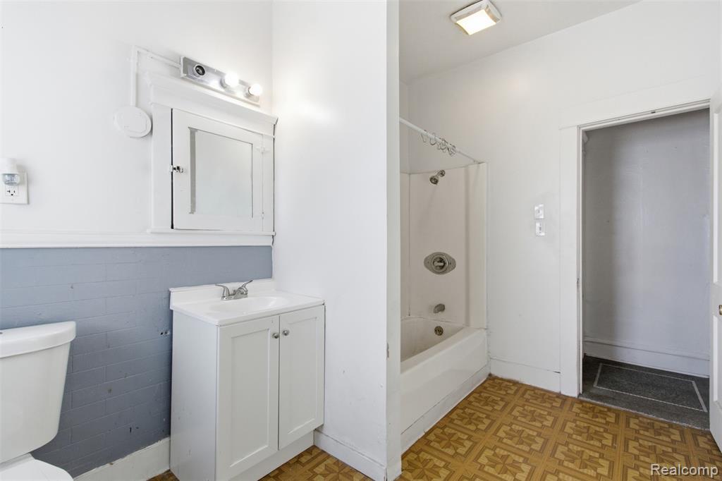600 Greenwood Place, Jackson, MI 49203 — Photo 16