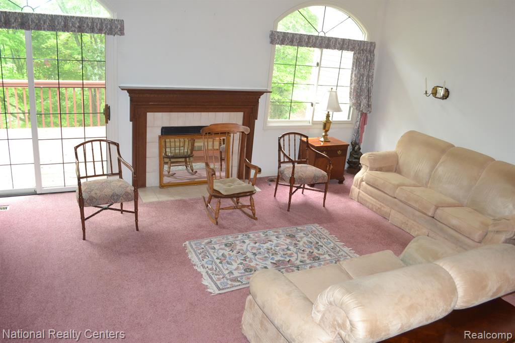 1052 PINEWOOD Court, Brighton, MI 48116 — Photo 7