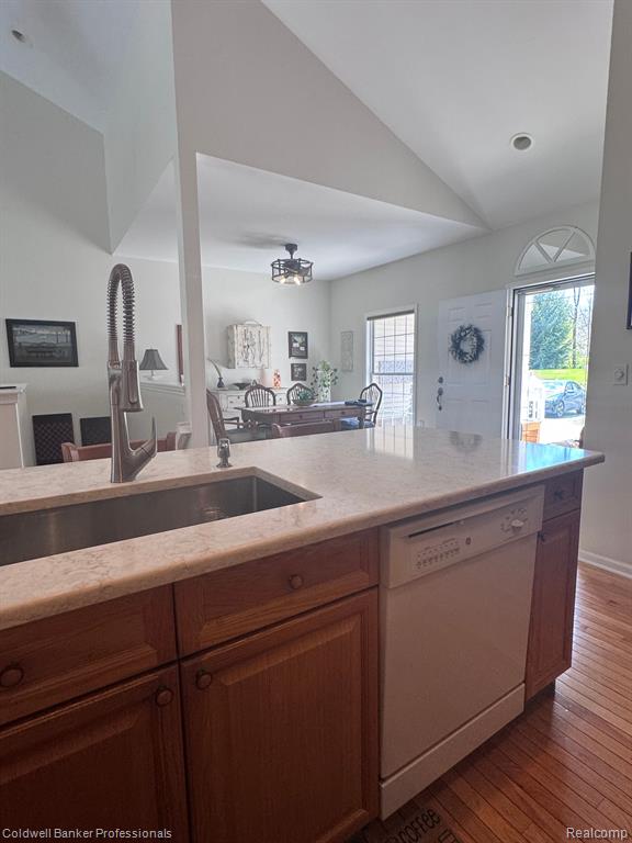 98 FOX HOLLOW Drive, Metamora, MI 48455 — Photo 15