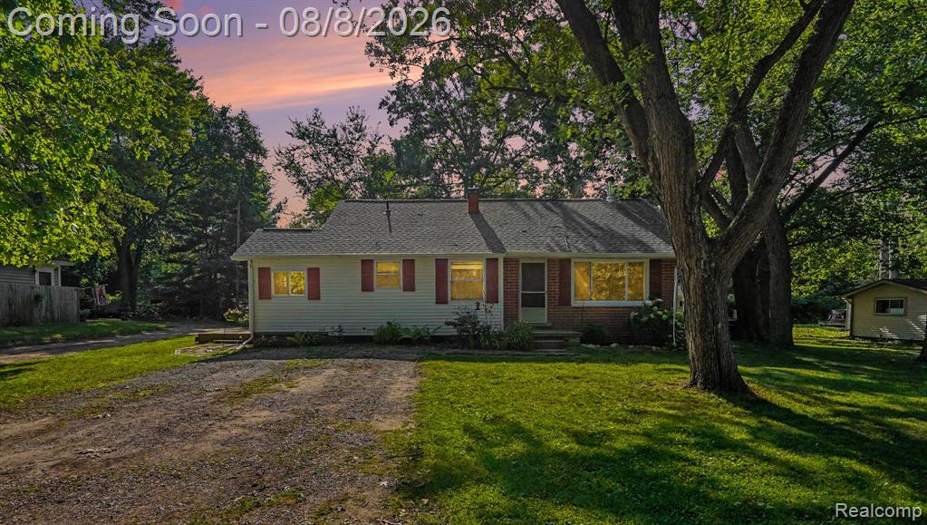 6440 Riverdale Road, Whitmore Lake, MI 48189