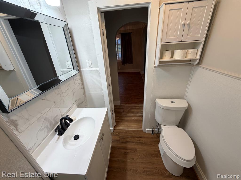 943 Premont Avenue, Waterford, MI 48328 — Photo 16