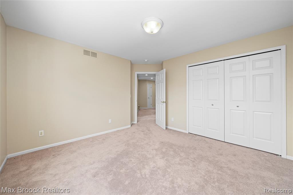 5149 Parkgate Drive, Commerce Twp, MI 48382 — Photo 46
