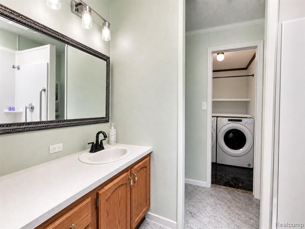 90 Menlo Park Drive, Belleville, MI 48111 — Photo 9
