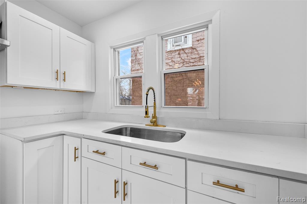 15846 Lesure Street, Detroit, MI 48227 — Photo 9