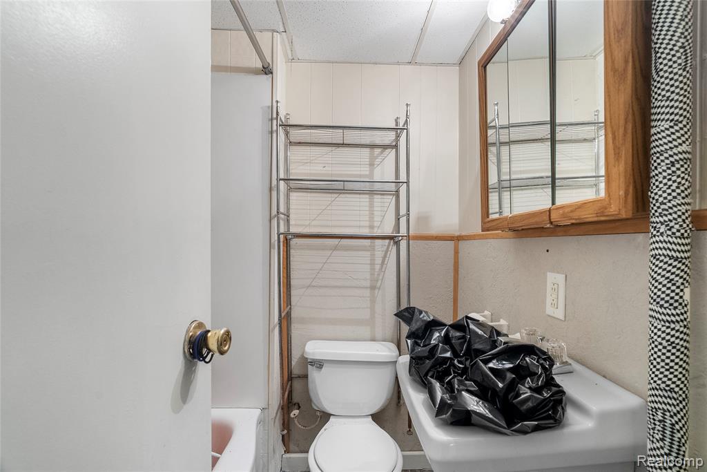 1024 8th Street, Port Huron, MI 48060 — Photo 49