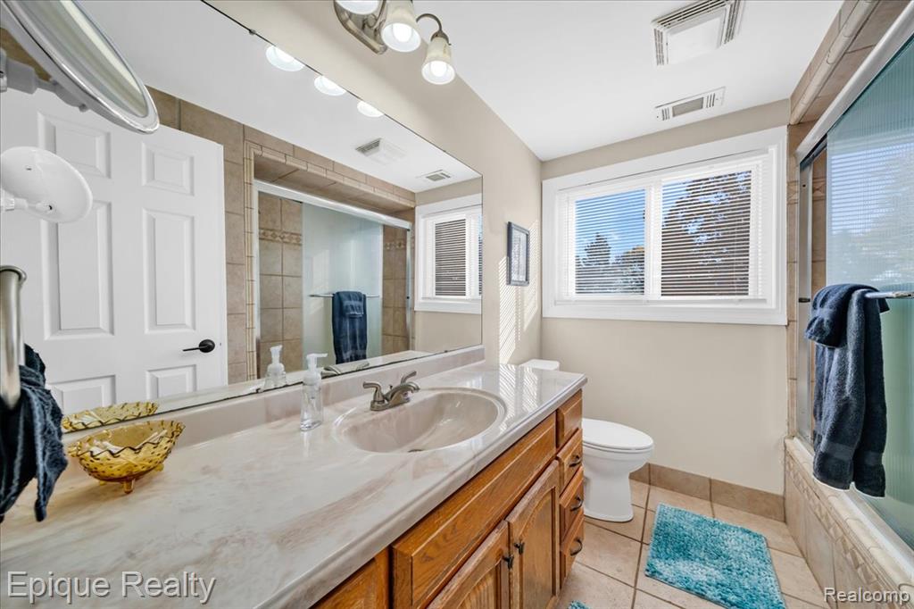 8156 Kenwick Drive, White Lake, MI — Photo 28
