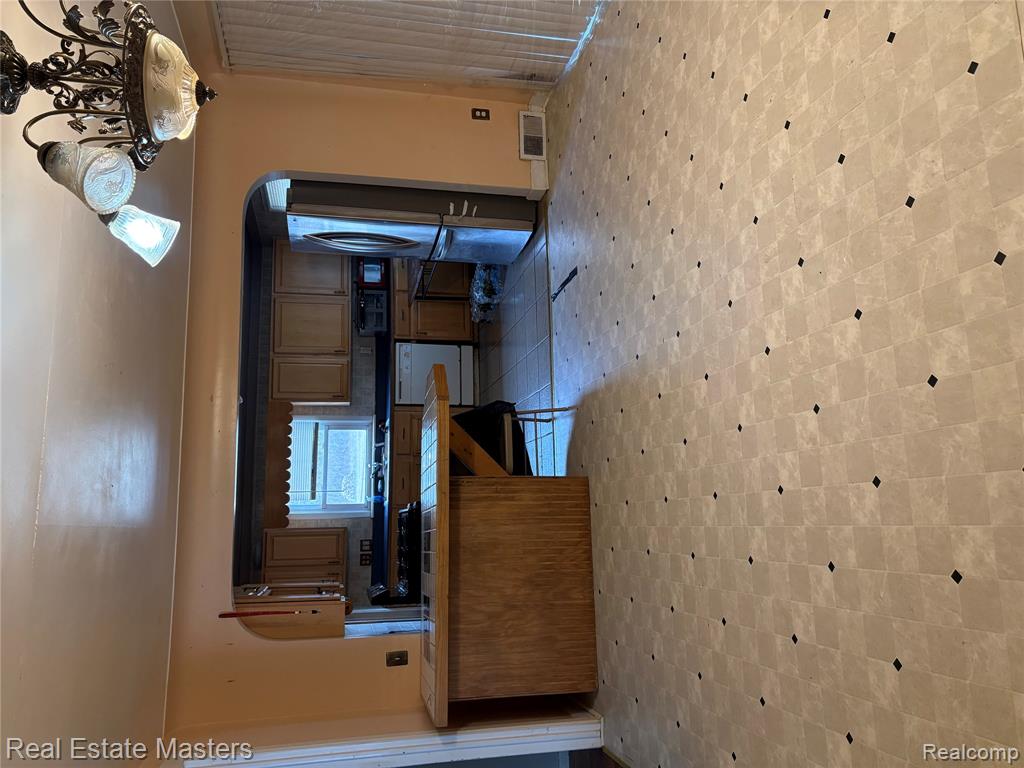 4265 Pine Grove Avenue, Fort Gratiot, MI 48059 — Photo 9