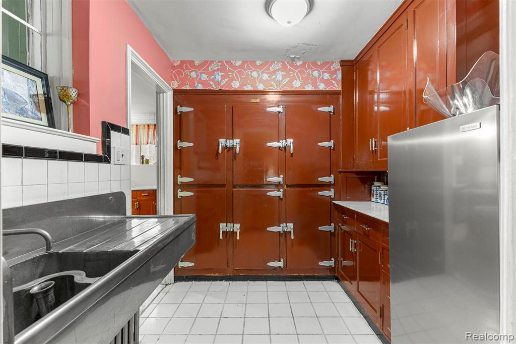 3001 Seminole Street, Detroit, MI 48214 — Photo 23