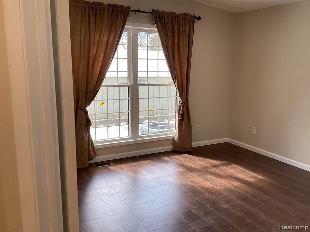 31180 COUNTRY Way, 20, Farmington Hills, MI 48331 — Photo 18