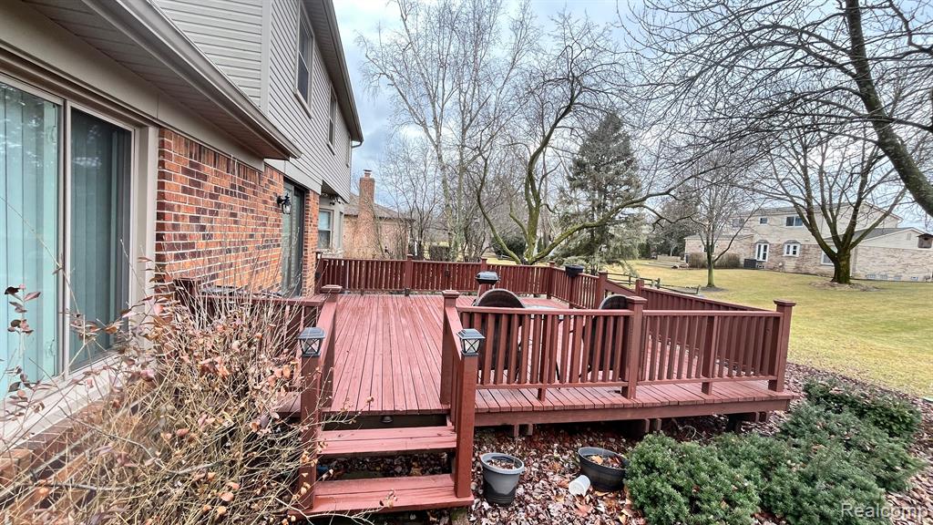 5725 FOLKSTONE Drive, Troy, MI 48085 — Photo 23
