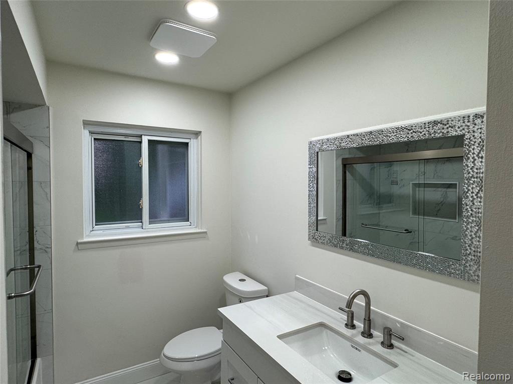 42113 CLAYTON Street, Clinton Twp, MI 48038 — Photo 9
