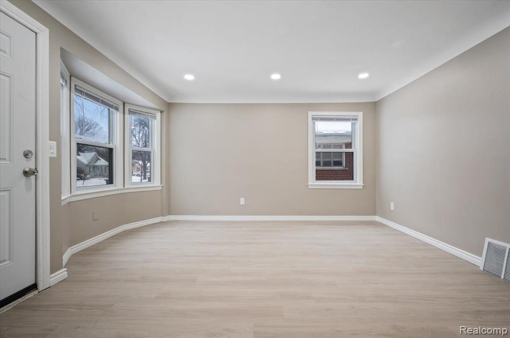 7610 Vaughan, Detroit, MI 48228 — Photo 9