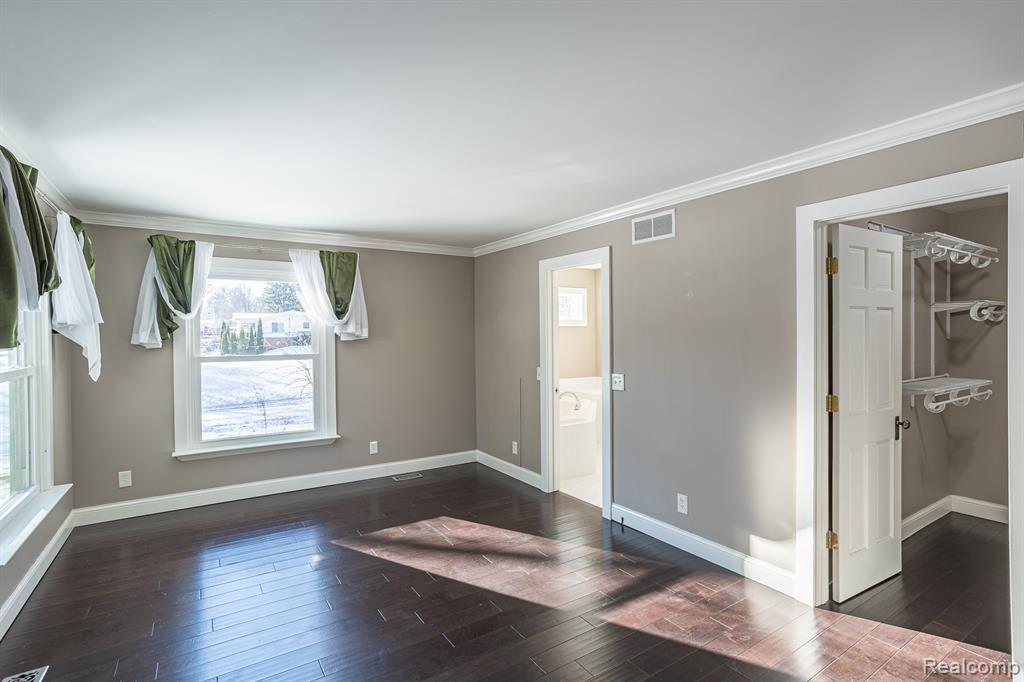 800 Grampian Avenue, Lake Orion, MI 48362 — Photo 18