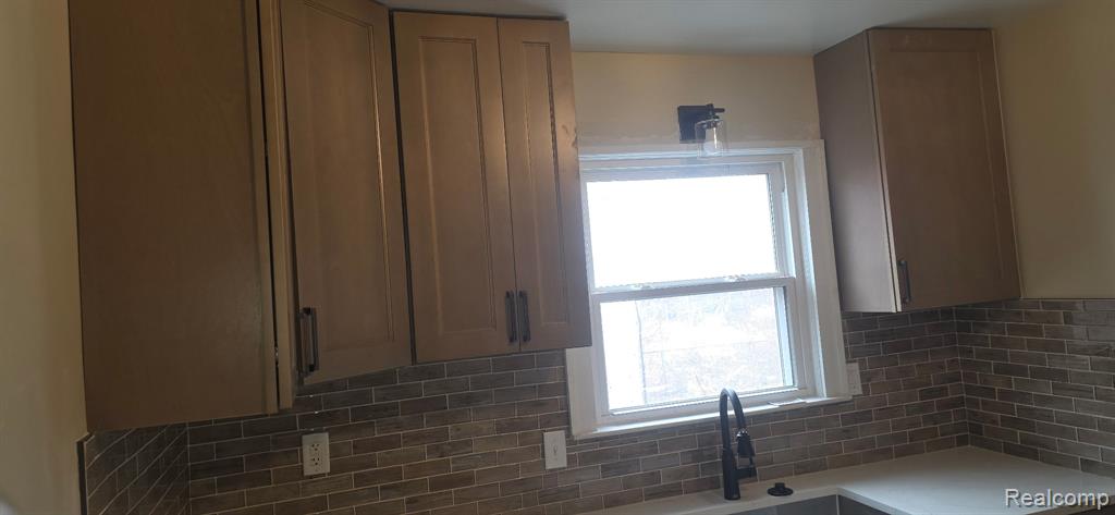 10428 Marne Street, Detroit, MI 48224 — Photo 8
