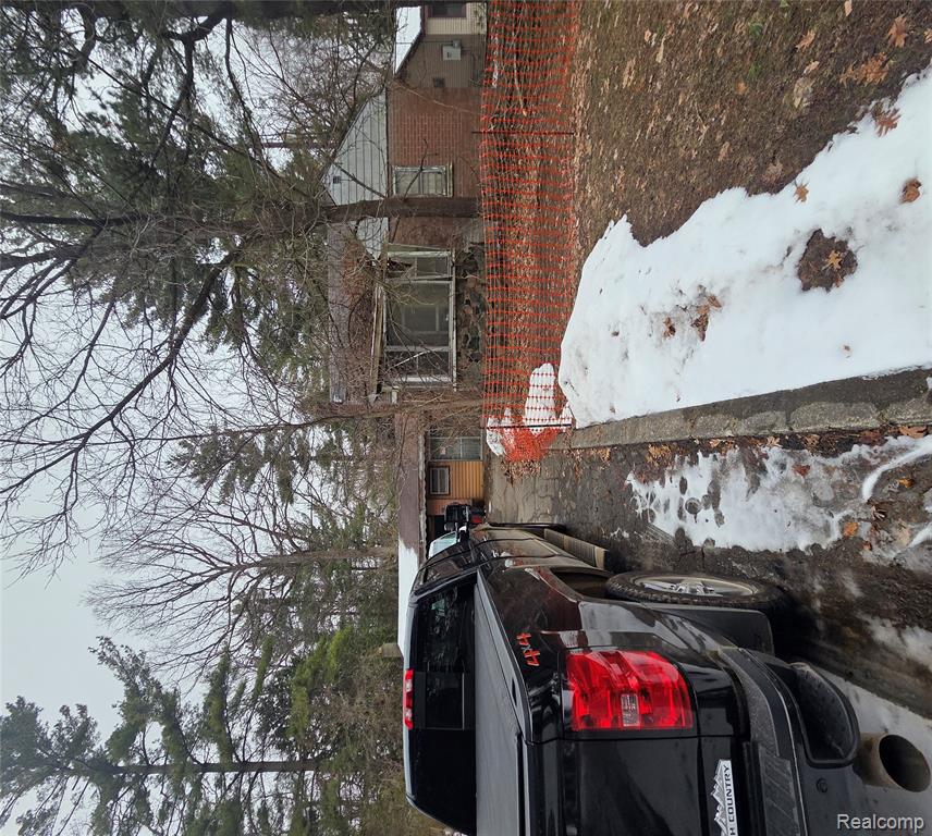 9515 Woodside Drive, Clarkston, MI 48348 — front exterior