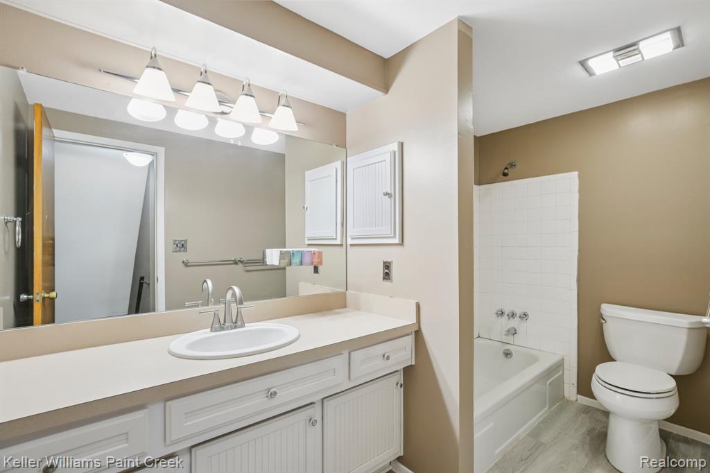 8248 Karam Boulevard, 3, Warren, MI 48093 — Photo 5
