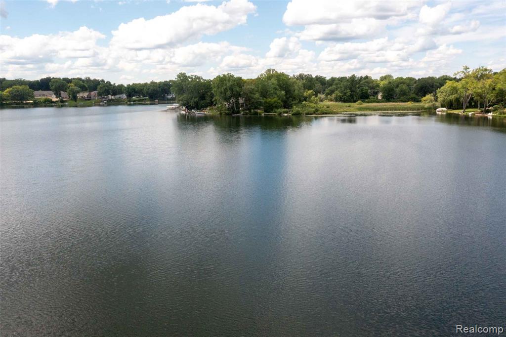 2051 Scott Lake RD Road, Waterford, MI 48328 — Photo 52
