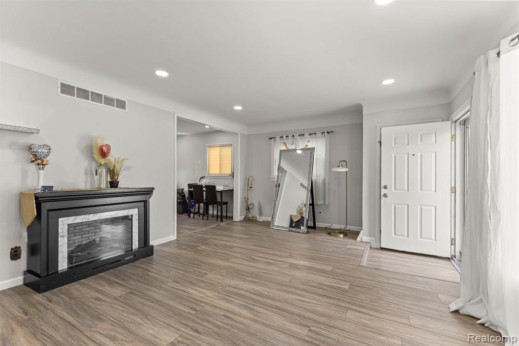 5755 Plainfield Street, Dearborn Heights, MI 48127 — Photo 6