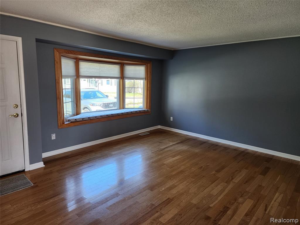 635 Sherry Drive, Lake Orion, MI 48362 — Photo 5