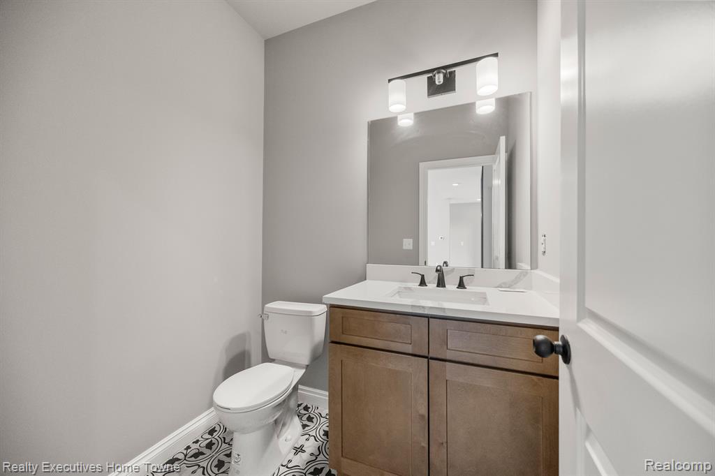 53972 CARRIGAN Drive, New Baltimore, MI 48047 — Photo 22