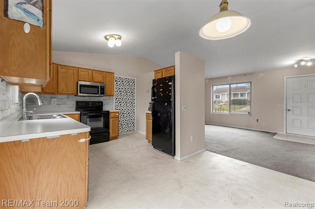 2714 Hallman Avenue, Waterford, MI 48328 — Photo 10