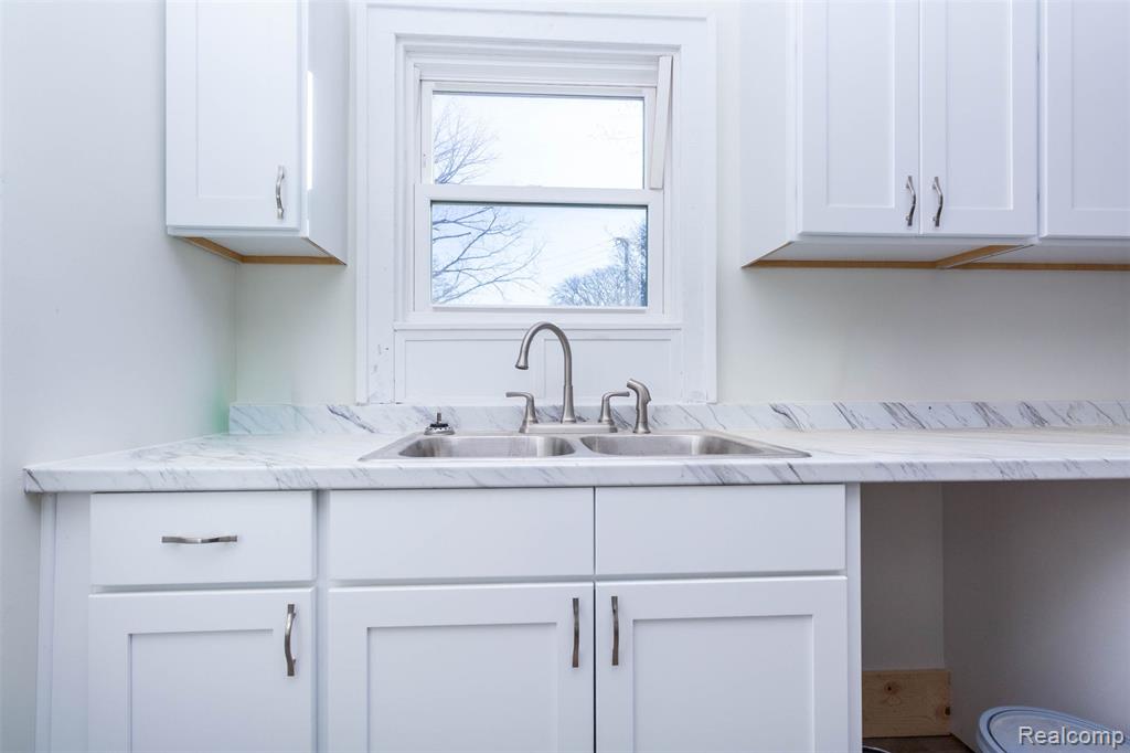 2261 Lawrence Street, Detroit, MI 48206 — Photo 10