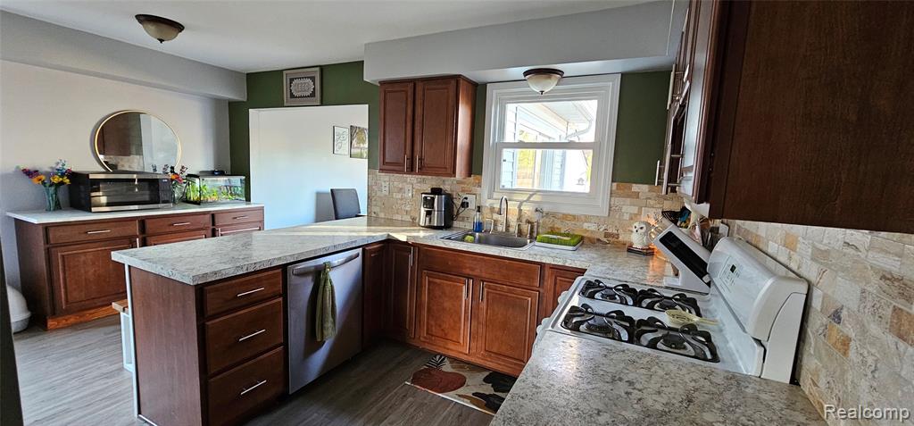 22308 Larch Street, Woodhaven, MI 48183 — Photo 22