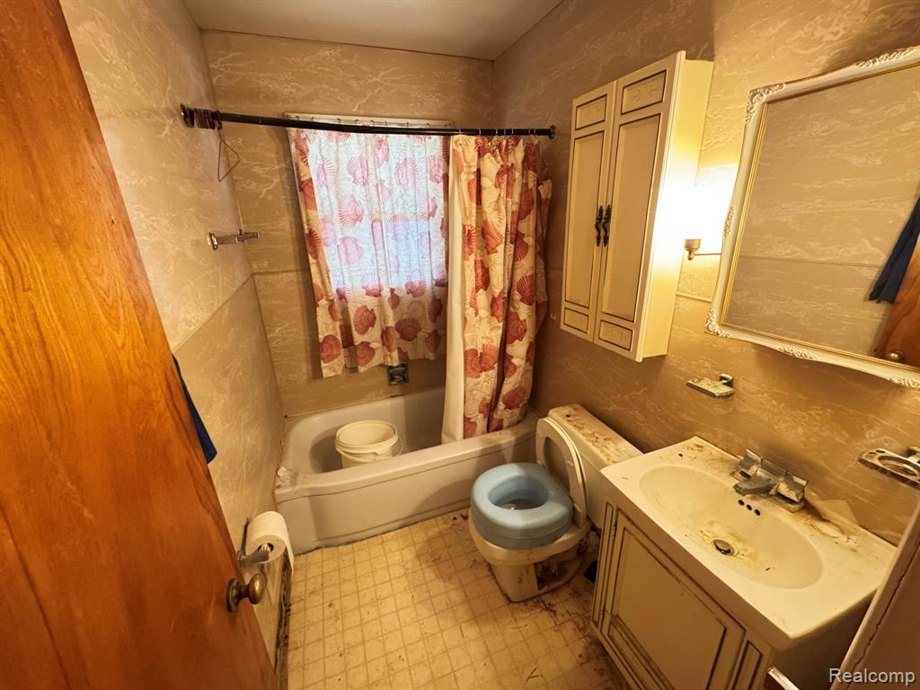 47166 Roland Street, Shelby Twp, MI 48317 — Photo 15