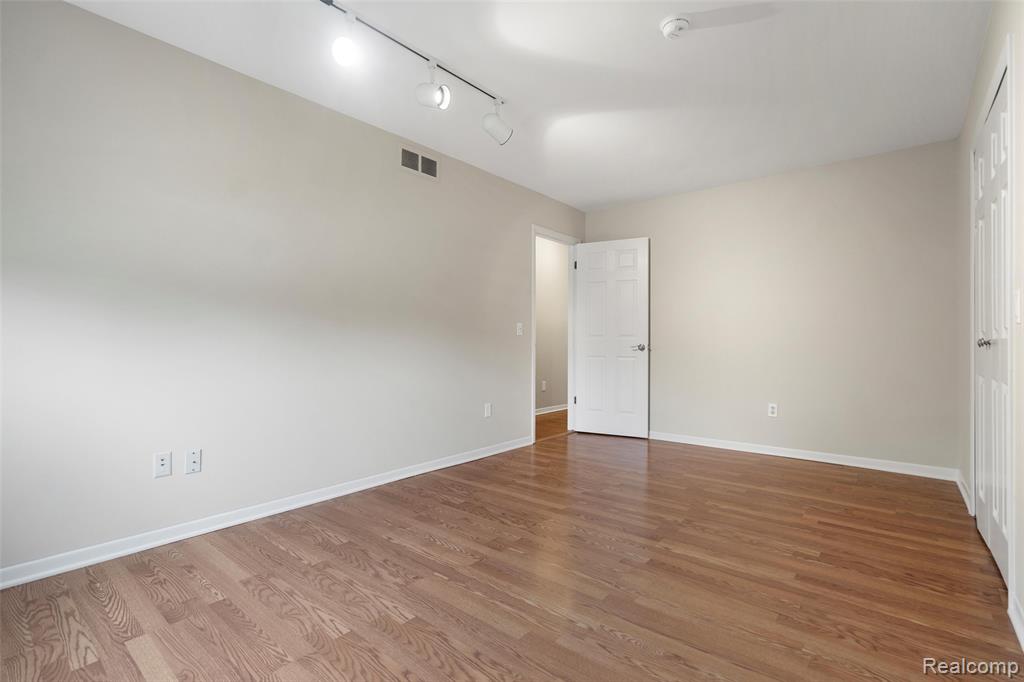890 Darwin Place Court, Rochester Hills, MI 48307 — Photo 20