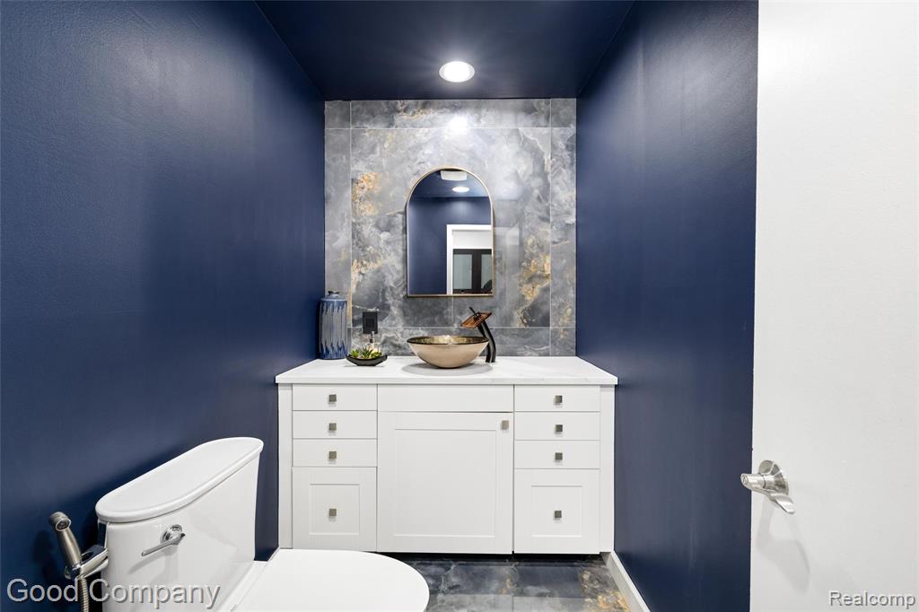 3176 Chambord Drive, West Bloomfield, MI 48323 — Photo 17
