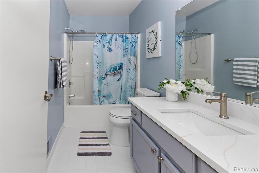 3251 DUNWOODIE Road, Ann Arbor, MI 48105 — Photo 37