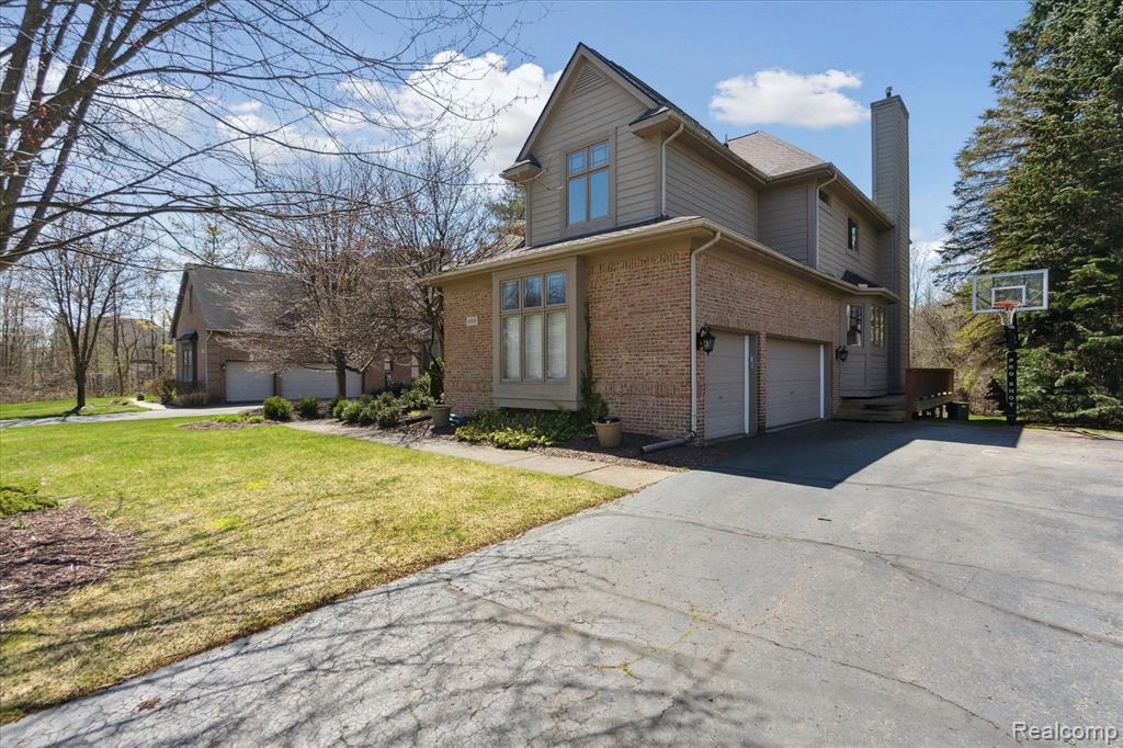 6808 OAKHURST RIDGE Road, Clarkston, MI 48348 — Photo 4
