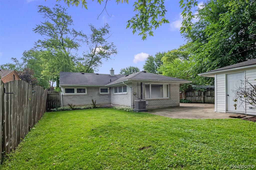 519 Essex Street, Clawson, MI — Photo 3