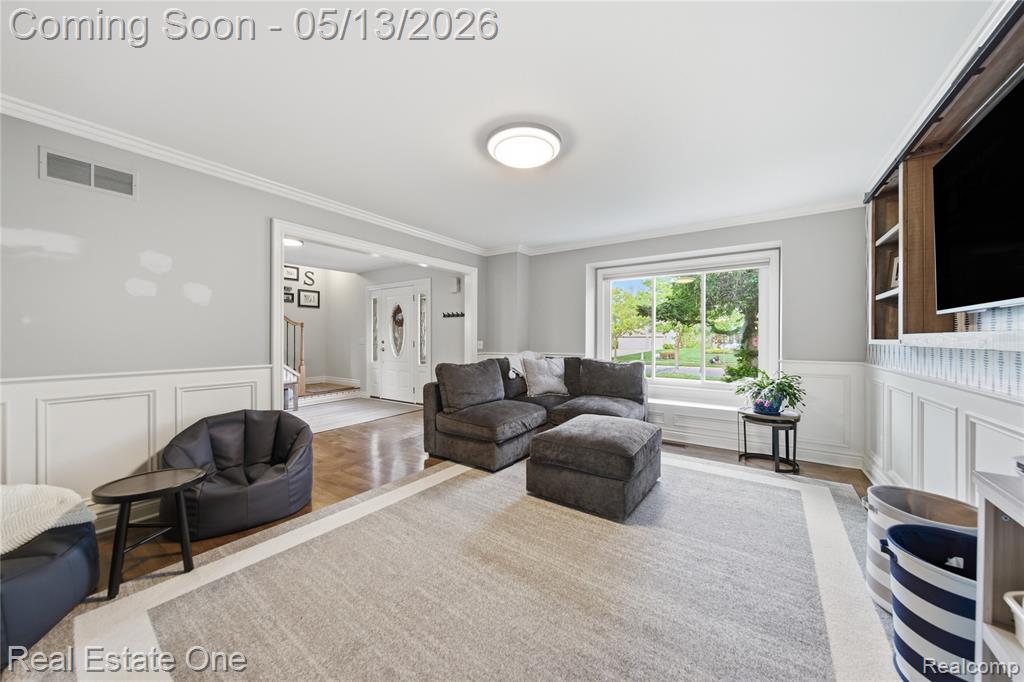 1031 Crestwood Court, South Lyon, MI 48178 — Photo 5