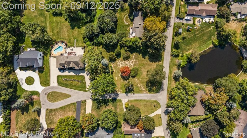 1027 Joanne Court, Bloomfield Hills, MI 48302 — Photo 24