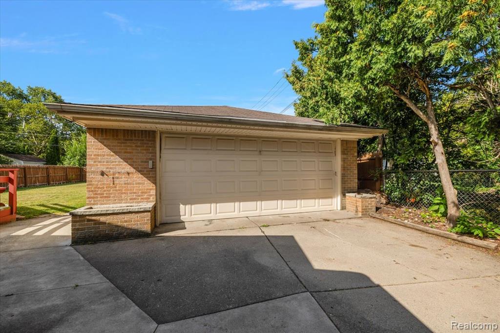 8628 Strom Drive, Sterling Heights, MI 48314 — Photo 50