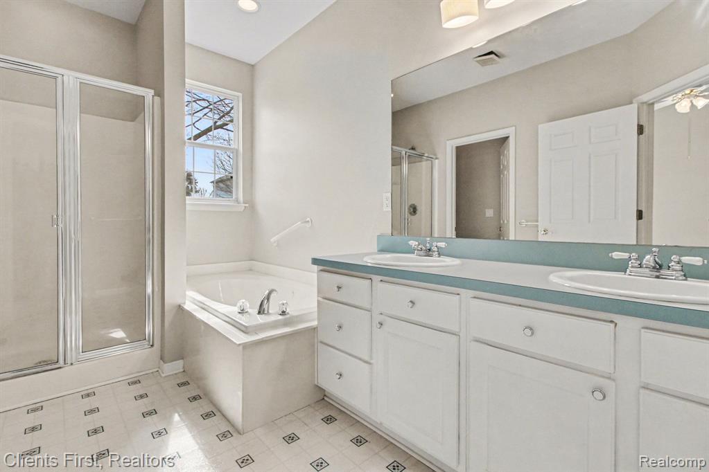 57677 Dakota Drive, New Hudson, MI 48165 — Photo 16