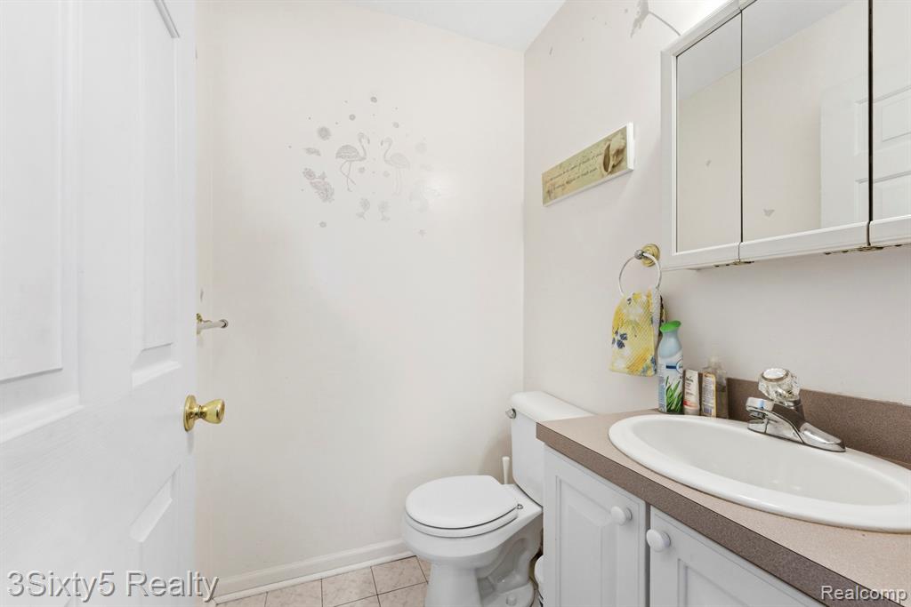 243 Emmons Boulevard, Wyandotte, MI 48192 — Photo 10