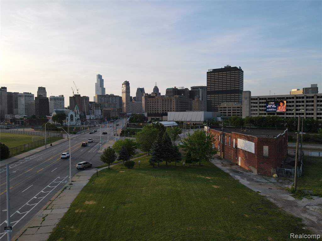 2455 Grand River Avenue - Photo 3